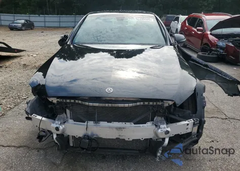 2021 Mercedes-Benz C 300 z USA, uszkodzony, nr VIN W1KWF8DB9MR631906